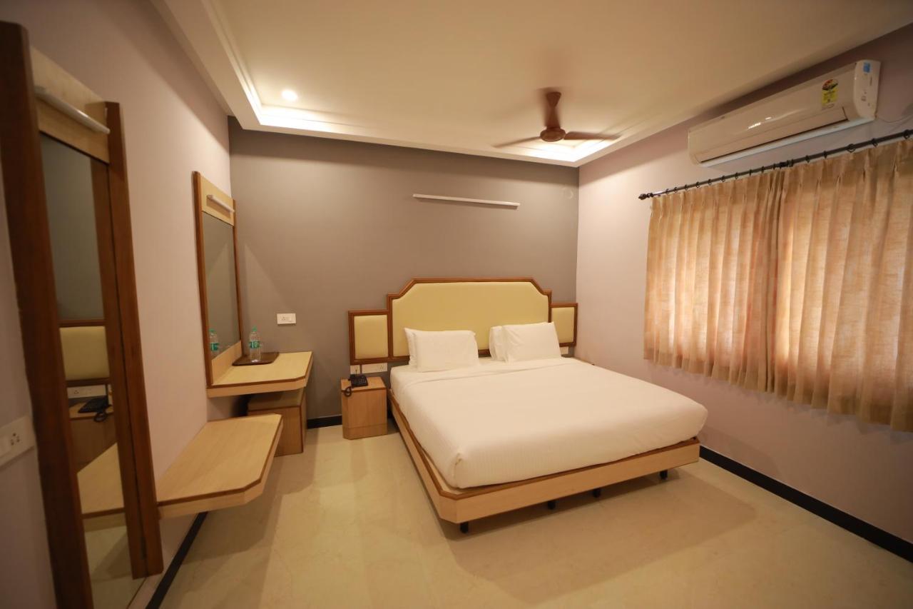 Majestic Hotel Madurai Exterior photo