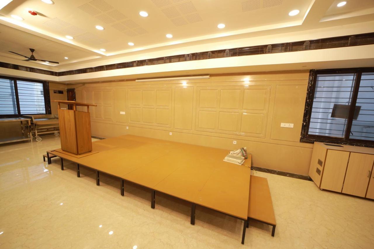 Majestic Hotel Madurai Exterior photo